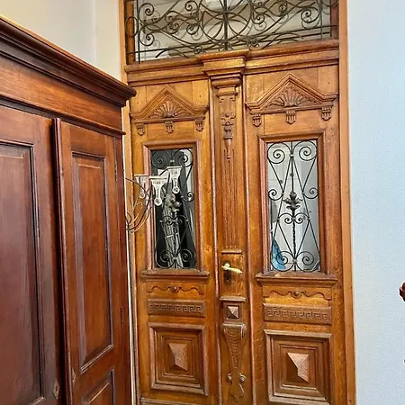 Altes Pfarrhaus 3*