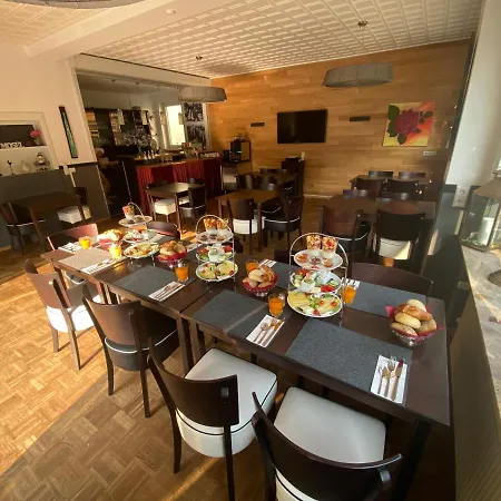Altes Pfarrhaus 3*