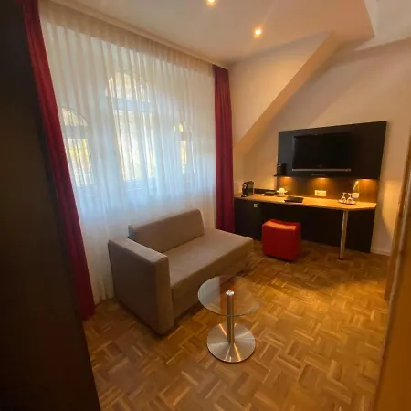 Altes Pfarrhaus 3* Эрнст