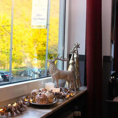Altes Pfarrhaus 3*
