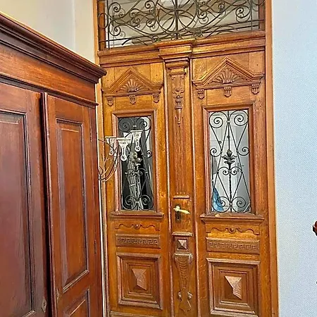 Altes Pfarrhaus 3*